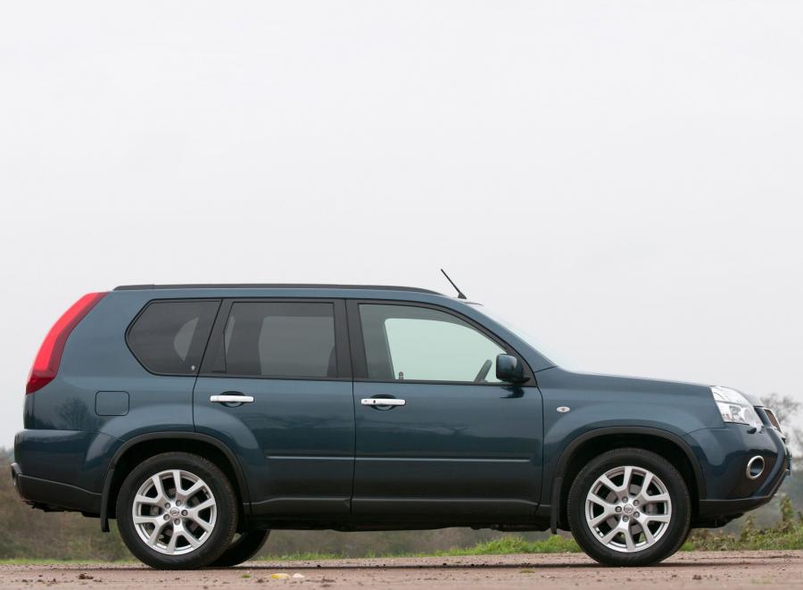  Nissan X-Trail 2010 года  (UK) (фото 4 из 14)